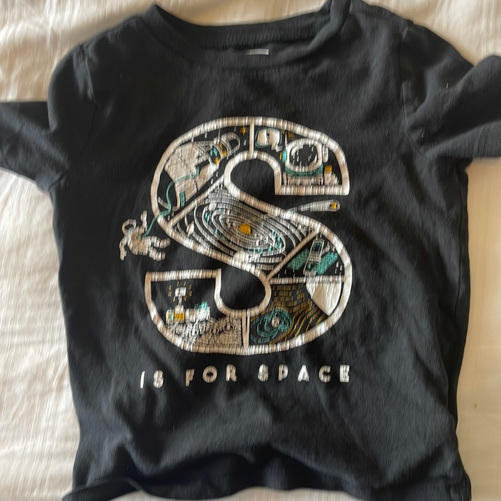 Old navy cotton tshirt size 3T